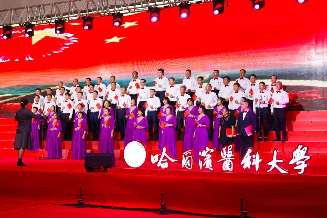 寻龙｜杭州不少新人赶在年前完成甜蜜姻缘，“龙”元素站上婚礼C位
